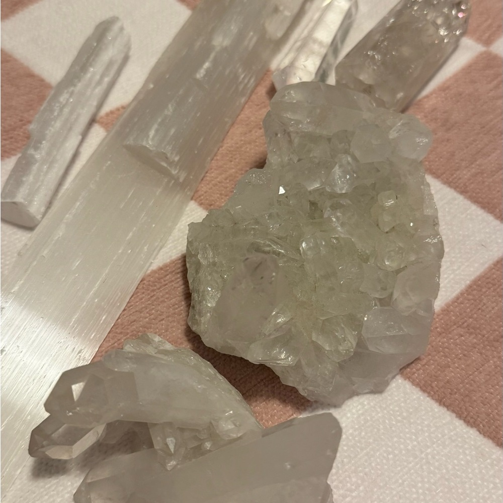 Chic White Crystal Decor Set - Picture 3 of 4